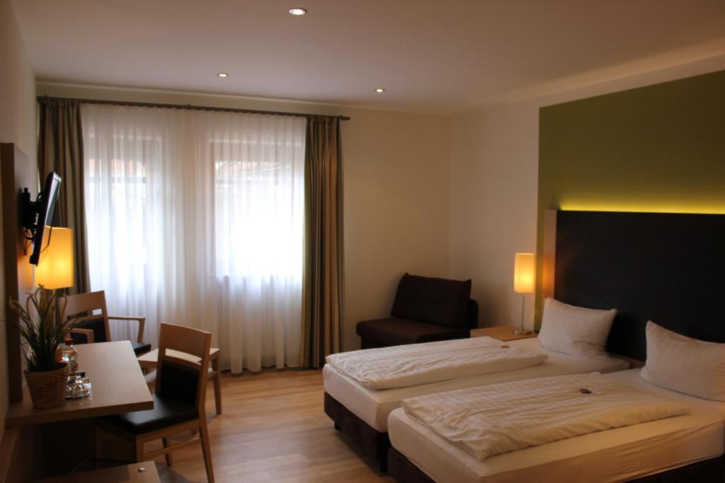 Gasthof Weisses Ross Kleinostheim Chambre photo