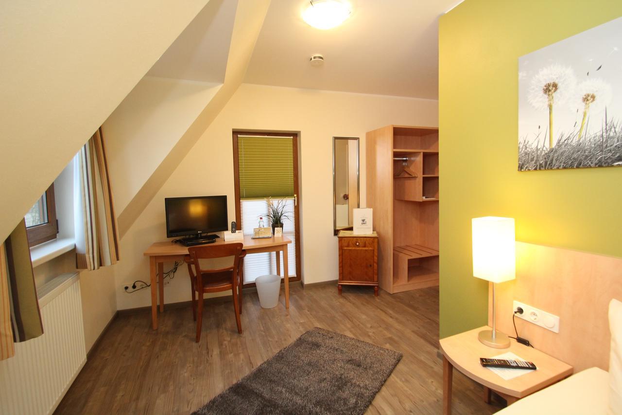 Gasthof Weisses Ross Kleinostheim Extérieur photo